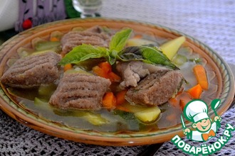 Овощной суп с курицей и клецками