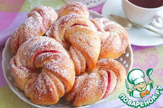 Домашние булочки с клюквенной начинкой