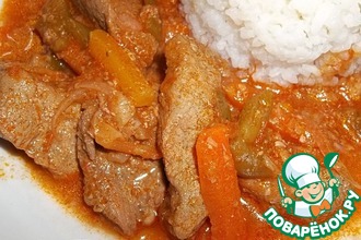 Свинина в грибном соусе с овощами