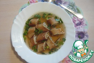Мясной бульон с блинными рулетиками