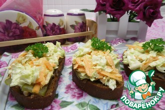 Бутерброд с тушенкой и огурцами