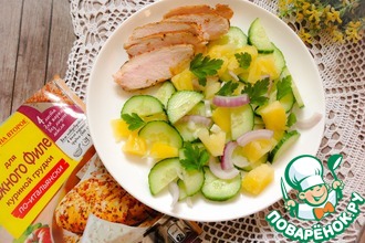Салат с курицей, огурцом и ананасом