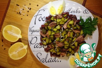 Белковый салат с огурцами