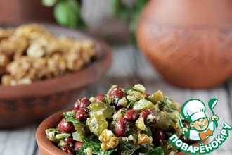 Салат из фасоли и маринованных огурцов