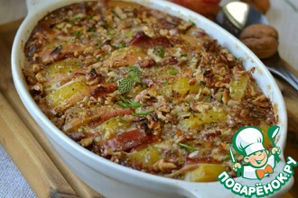 Запеканка картофельная с яблоками и орехами