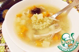 Куриный суп с булгуром и черносливом