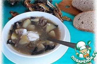 Грибной суп со свиными ребрышками