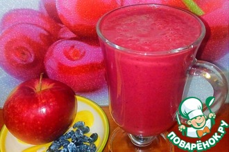 Коктейль с печеным яблоком и жимолостью