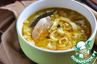Мясной суп с блинами и яйцом