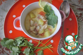 Рыбный суп с помидорами и сметаной
