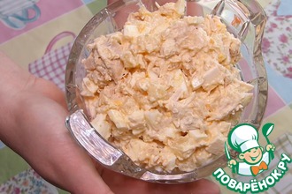 Салат с курицей и ананасами
