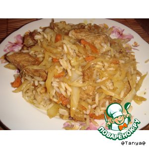 Тушеная капуста с мясом и рисом