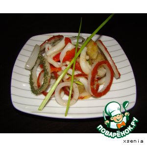 Салат из кальмаров и баклажанов "Яркий"