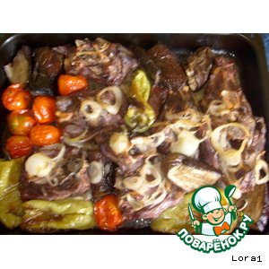 Запеченная баранина с розмарином и овощами