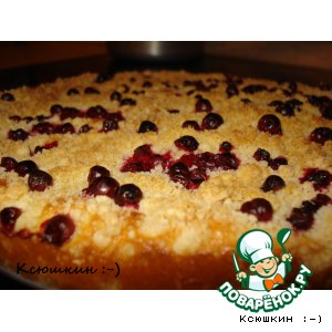 Быстрый пирог с творгом и брусникой
