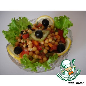 Салат из нута с помидорами