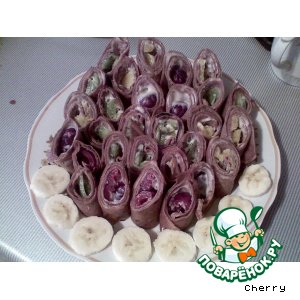 Шоколадные блинчики с фруктовой начинкой