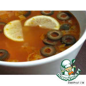 Солянка с колбасой