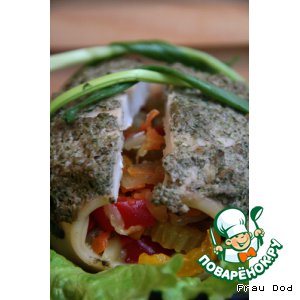 Кальмары, фаршированные овощами, с грибным соусом