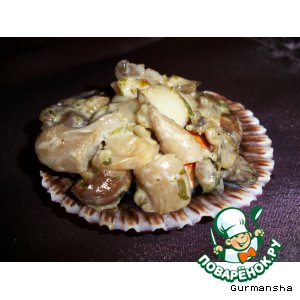 Морские гребешки с грибами в сметанном соусе