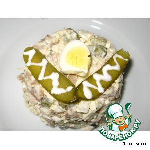 Салат "Юбилейный" с курицей и кальмарами