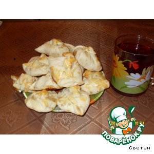 Слоеные кулечки с яблочком