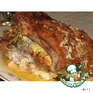 Мясной рулет с сыром и зеленью