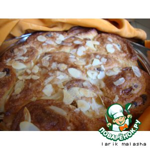 Булочки с миндальным кремом и изюмом