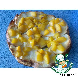 "Пирог" из батона с персиками