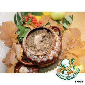 Свинина, тушенная с редькой и луком