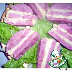 Слоеная закуска из ветчины, сыра и масла