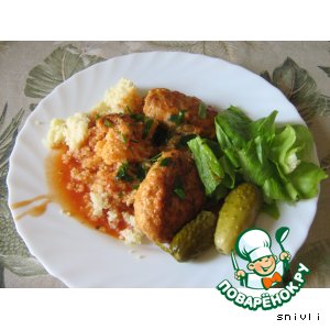 Котлеты во вкусном соусе с гарниром из кускуса