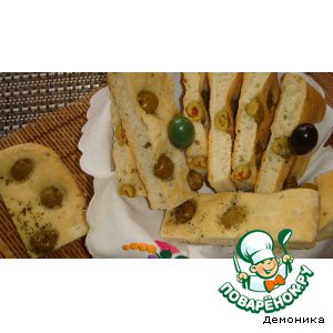 Фокачча с луком и оливками