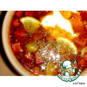Солянка с рисом и копченой колбасой по-современному