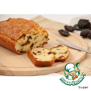 Закусочный кекс с грудинкой и черносливом
