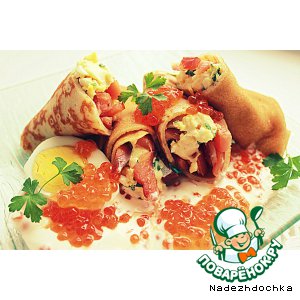 Мягкий сыр с копченым лососем в блинчиках