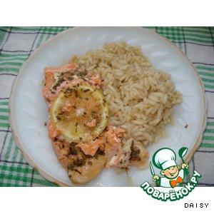 Рыба, запеченная в фольге, с гарниром из риса