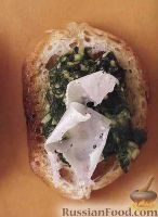 Гренки с соусом песто и сыром