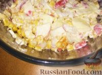 Салат с крабовыми палочками и кукурузой