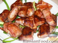 Закуска из куриного филе в беконе