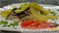 Запеченная рыба с картошкой и грибами, под сметанным соусом
