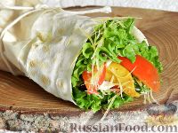 Салат с курицей в лаваше