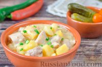 Тушеная картошка с курицей в сырном соусе