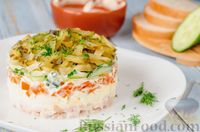 Салат с копченой курицей, огурцами, морковью и яйцами