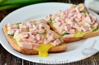 Горячие бутерброды с колбасой, яйцом и сыром