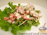 Салат с крабовыми палочками и редисом
