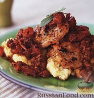 Курица с ветчиной, томатами и полентой