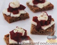 Канапе из ржаного хлеба со свеклой