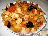 Цимес из картофеля, курицы, изюма и чернослива