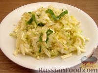 Капустный салат с дайконом и брынзой